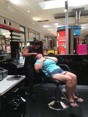 Friend getting her brows threaded