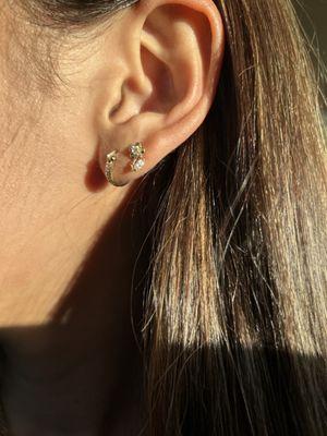 14k Gold and diamond flower earring (right piercing)