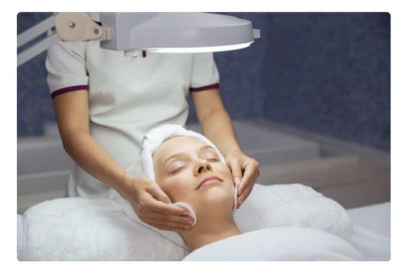 Facial treatment for the best soothing and tightening your skin by licensed estheticians