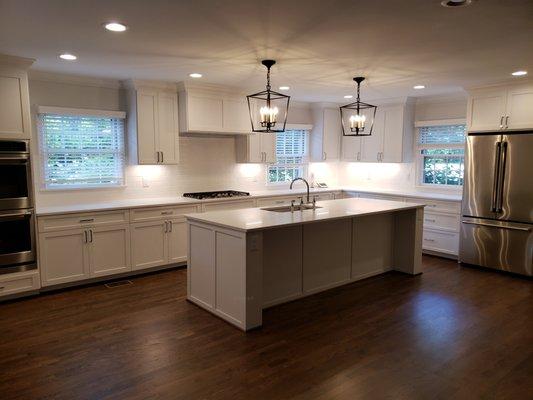 Lifetime Series 
 White 
 Shaker Style Kitchen