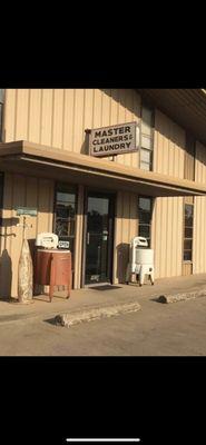 Master Cleaners & Laundry