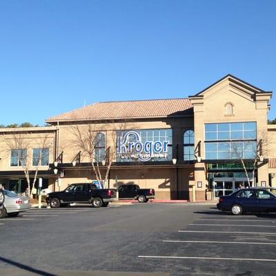 Kroger storefront at Johnson Ferry and Shallowford.