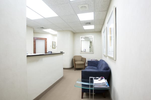 Patients can find a comfortable and clean reception area in Dr. Louis Franzetti's Manhattan dental office.