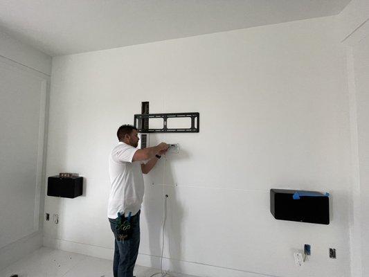 85" Samsung TV wall installation