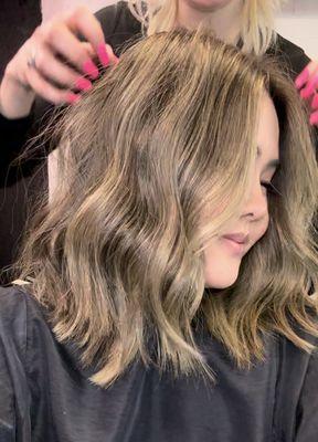 *.* (Pretty Hair) - Natural creamy balayage bob haircut