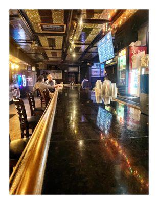 Inside Teddy's O'Brian's Pub.432 Sheridan Rd, Highwood, IL  Pub Sports Bar DiveBar.Pool,  Darts , Karaoke, Live Music, Food , Patio ! Cool!