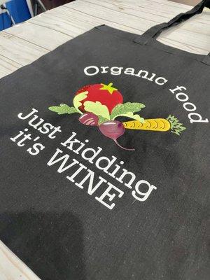 Layered Vinyl reusable shopping bag using Siser Vinyl, glitter, easyweed and puff