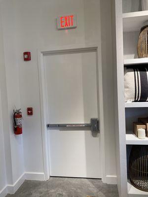 Pottery barn exit door winter park fl 2:49 pm September 1 2023