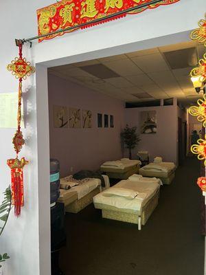 Foot-massage lobby