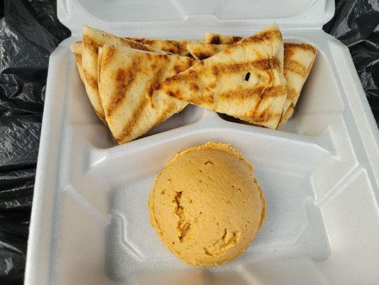 Hummus with Pita appetizer