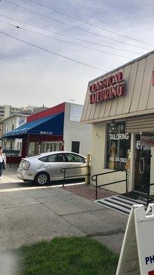 Small shop easy to miss! This is what to look for directly across Cedars. Meter parking on 3rd, free around corner or 1 slot right here.