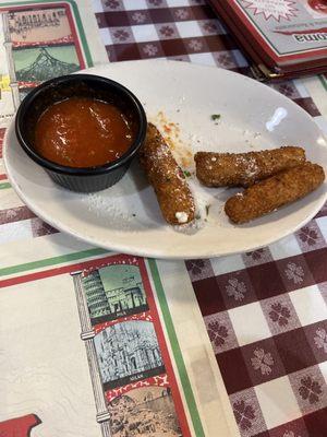 We dug into the mozzarella sticks before I snapped the picture, but they were presented beautifully.