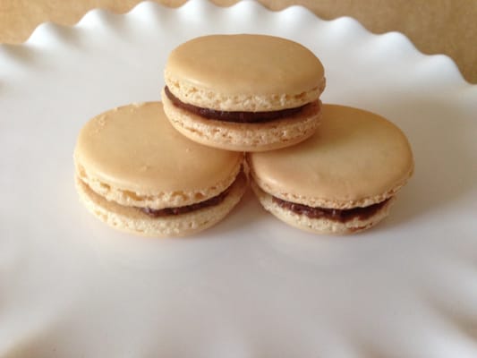 Vanilla French Macarons with Dark Chocolate Gauche