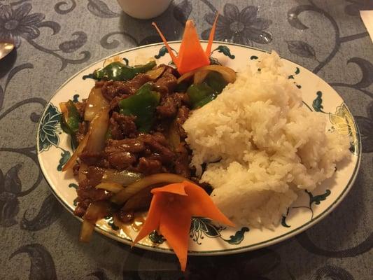 Pepper steak with onion