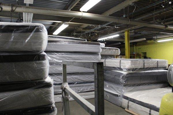 We offer B2B in state in out of state in bulk mattresses fabricated to your desire! All sizes including pillow top