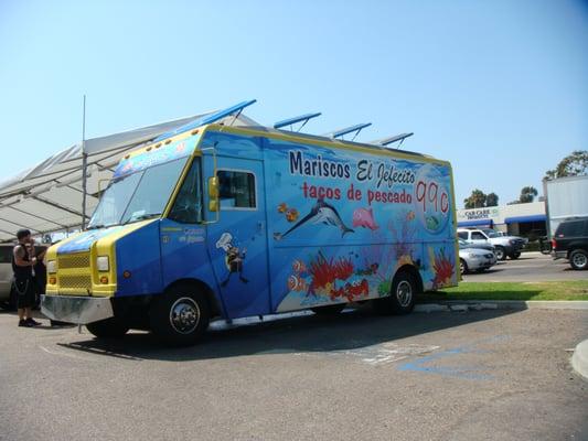 Mariscos el Jefecito truck