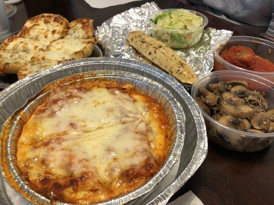 Manicotti, Breadstick, Meatball, Cheese Bread Mushrooms, Side Salad