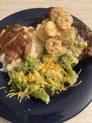 Imagine eating this Parmesan Steak & Shrimp Alfredo at your even....