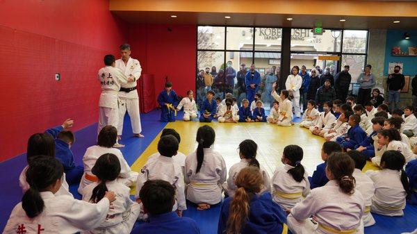 Kosei Inoue, Olympic Champion, visiting Nakano Judo Academy