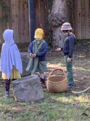 Finding nature treasures in outdoor Kindergarten