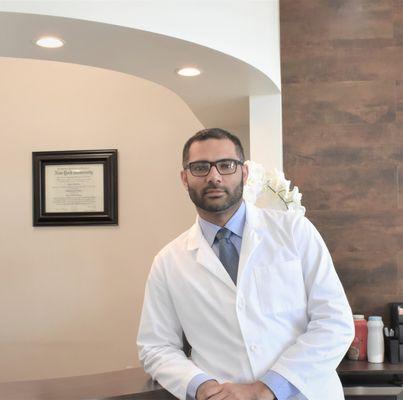 Dr Sukhmanjit Seera, DDS