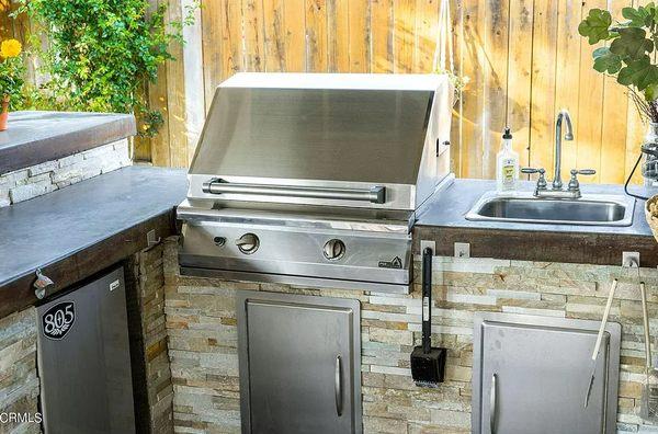 Outdoor Kitchen