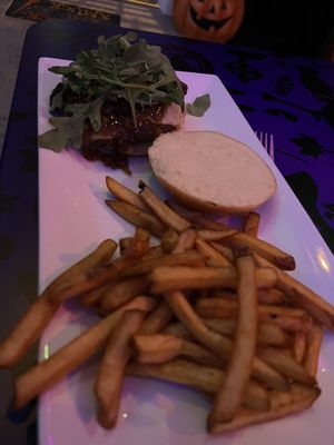 Bourbon Burger @Hocus Pocus event Pop Up 10-1-2023