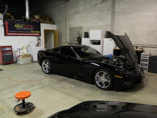 07 Corvette in for a 3-stage machine polishing and 2 layers of Cquartz Finest