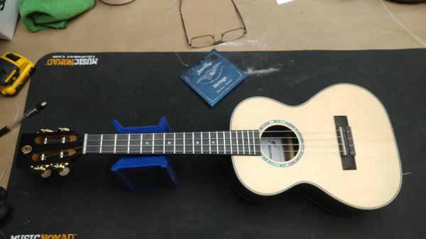 Ohana TK 70R solid Spruce top and rosewood back and sides.