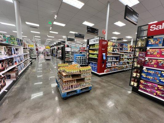 Dry food grocery area