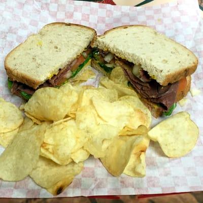 Roast Beef on Wheat with Chips