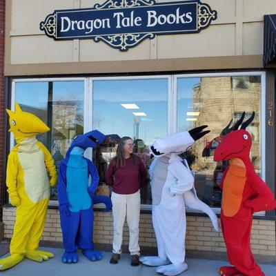 Ann Vogl with the dragons from Dragons Love Tacos