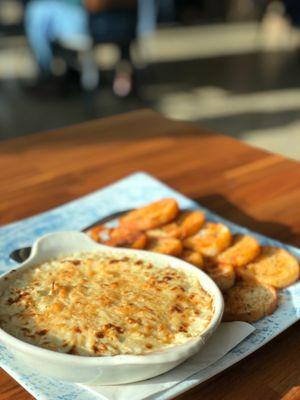 Crab & artichoke dip app