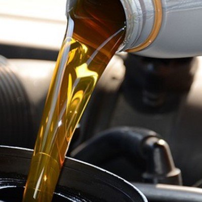 Full synthetic and Semi- Synthetic oil