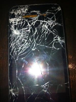 iPhone 3GS shattered