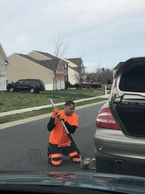 We are like NASCAR when it comes to changing tires!!!