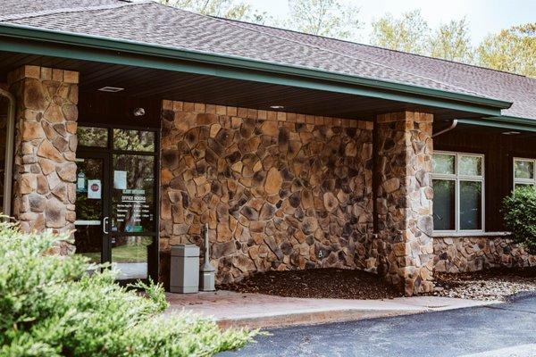 Entrance to Gardens Veterinary Hospital