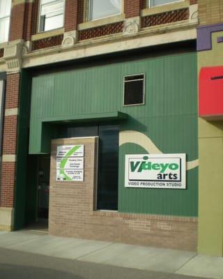 We have one of the largest and only retail storefront studios in Southern Minnesota. Our studio features a full green-screen ...