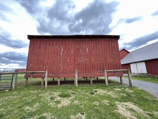 Corn crib