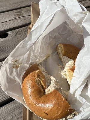 Best squash bagel and vegan vegetable cream cheese (that's overflowing with deliciousness and flavor and bege).