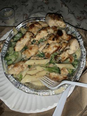 Chicken Ziti with Broccoli and Alfredo Sauce Dinner