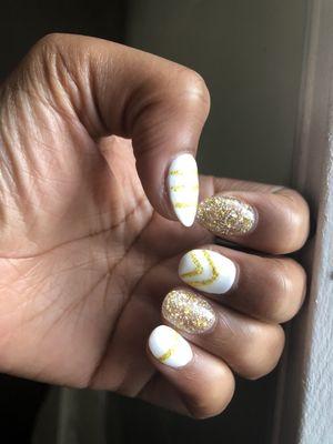 Gold & white nails