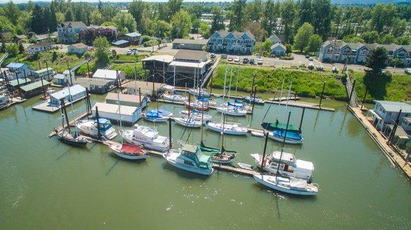 Store your boat here at a safe and secure moorage on the beautiful Columbia River near I-5