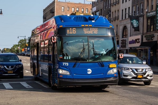 B16 Bus (Dahill Road)