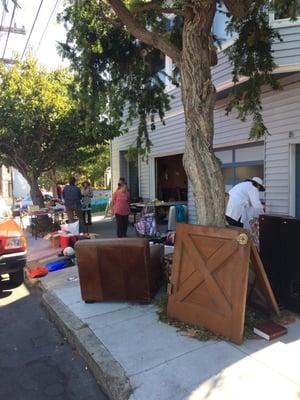 Bernal Heights garage sale, neighborhood wide.