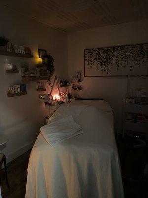 Lovely & cozy room, so easy to relax while I got my amazing facial from Whitney.