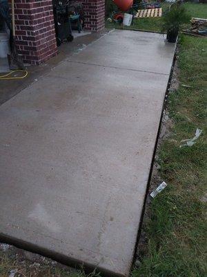 4inch thick 4500psi concrete slab with a 2 inch compacted gravel base