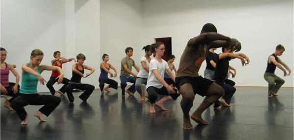 ongoing classes for dance professionals and aspiring dancers.