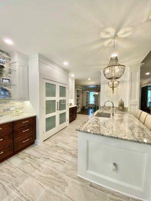 Kitchen Quartz Countertop/ Countertop Installation / Waterfall Kitchen Island