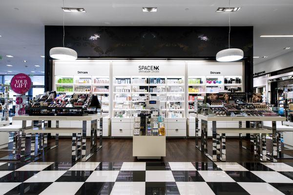 Space NK Apothecary London at Bloomingdale's Fashion Valley